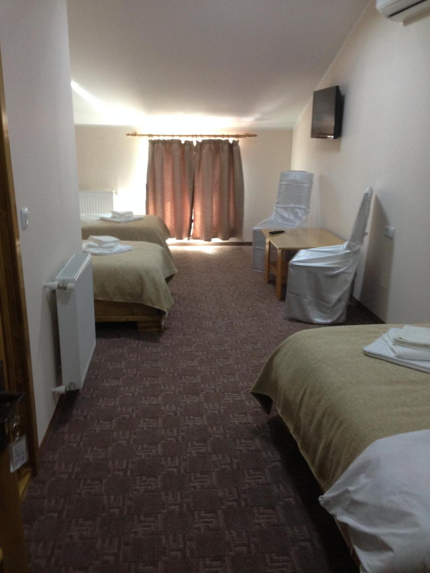 Hotel Adial Adjud Exterior photo