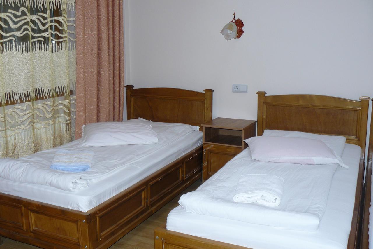 Hotel Adial Adjud Room photo