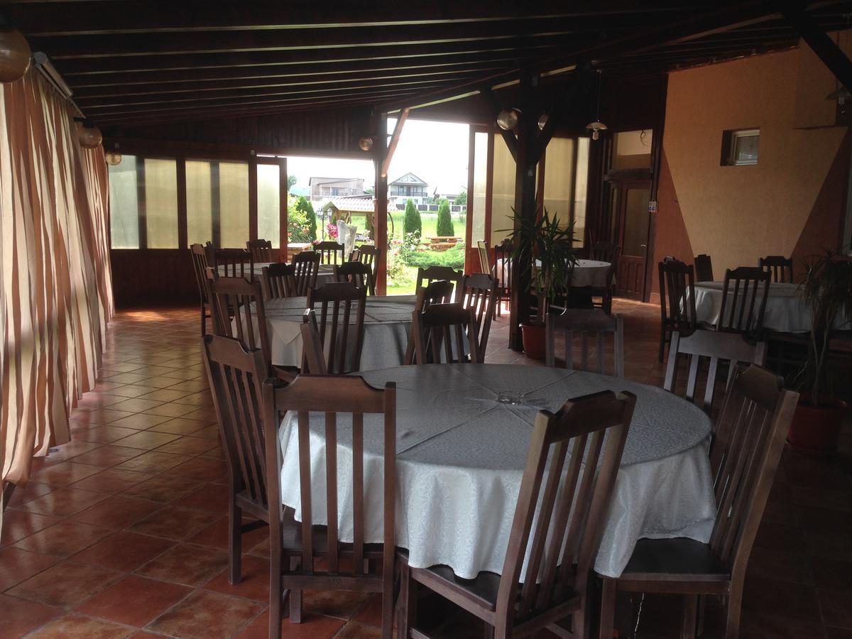 Hotel Adial Adjud Exterior photo